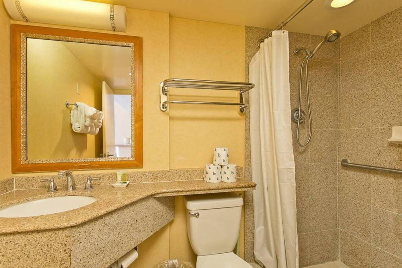 Ilikai Apt 308 - Spacious Studio With Stunning Ocean & Harbor Views Honolulu Kültér fotó