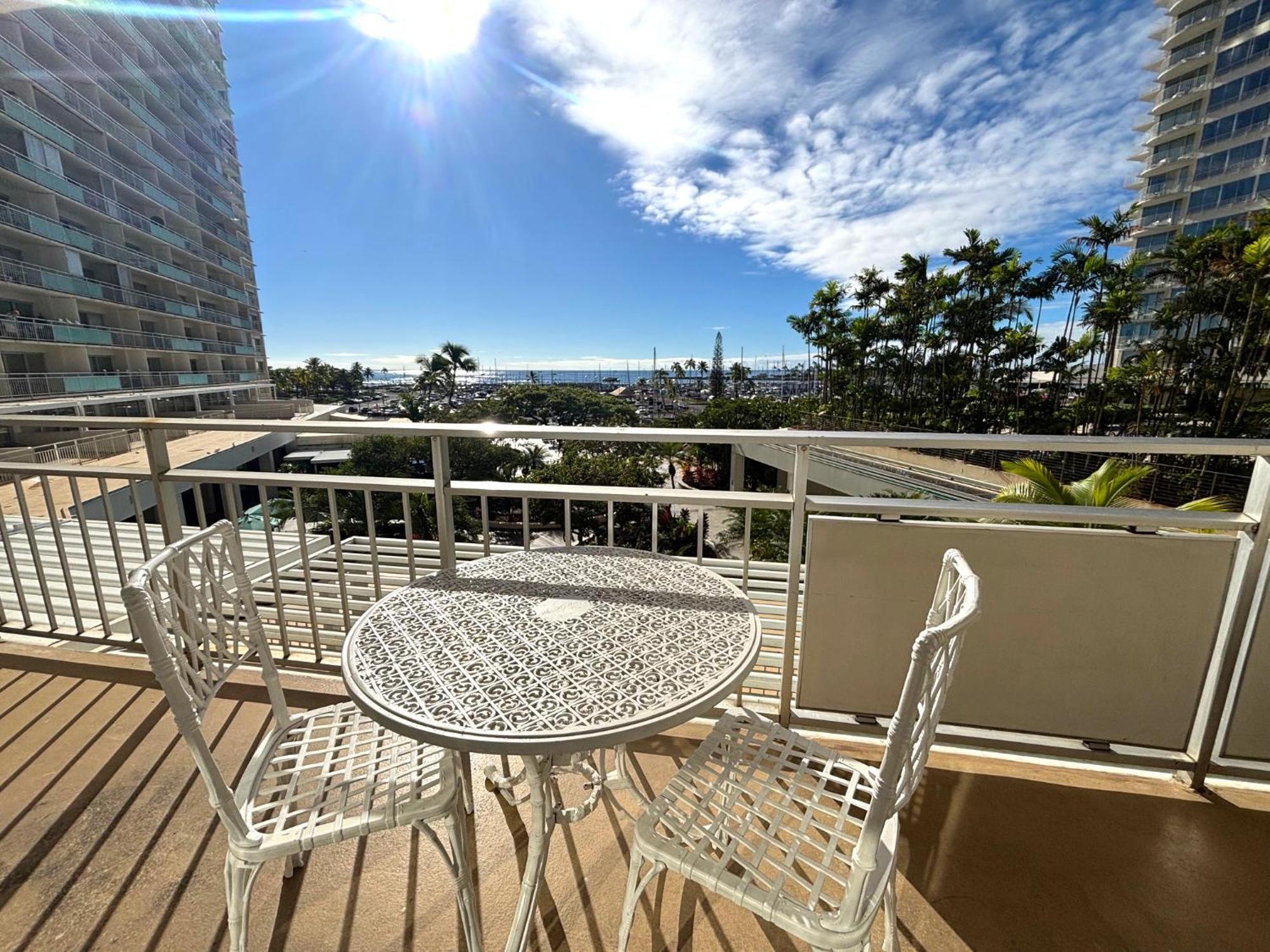 Ilikai Apt 308 - Spacious Studio With Stunning Ocean & Harbor Views Honolulu Kültér fotó